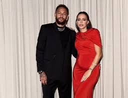 Influencer paga R$ 550 mil em leilão para aparecer em story de Neymar