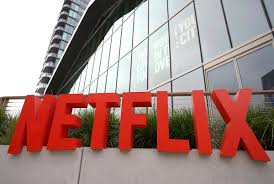 Netflix beats on earnings per share, misses on revenue in second quarter