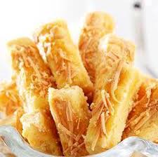 Image result for foto kue kering kastengels