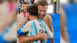 “Ahora todo el mundo me conoce por tu abrazo”: el singular saludo de Klopp a Messi por su cumpleaños