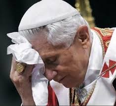 la-renuncia-del-papa-6. Por Alberto Villasana. El Papa Benedicto XVI anunció a la Iglesia su determinación de renunciar el lunes 11 de febrero de 2013. - la-renuncia-del-papa-6
