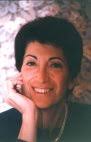 Giuliana Ukmar (Trieste, 1946 - Milano, 2001) medico neuropsichiatra, terapeuta della famiglia e della coppia. Ha condotto gruppi per genitori, ... - Ukmar