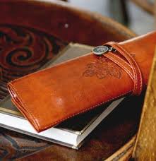 Porta canetas e caderno