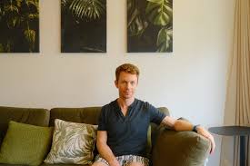 He Moved From SF to Singapore and Is Ready to Give up His US Passport