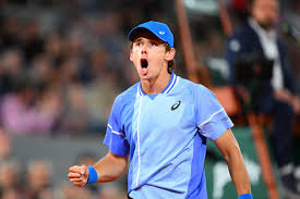 Why Alex de Minaur should take hope from Stan Wawrinka as he battles to solve his big problem