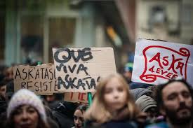 Che cos’è Askatasuna, perché si chiama così. Le tappe di una storia a due facce