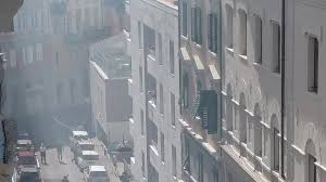 Fiamme in uno stabile di largo Niccolini a Trieste
