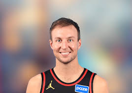 The Los Angeles Lakers get one of the best shooters in …
