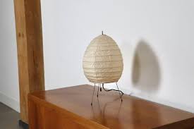 Lampe de table vintage Akari modèle 1N avec sculpture ...