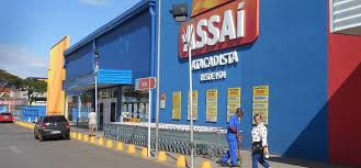 Lucro do Assaí despenca no 4º trimestre, impactado por baixa contábil