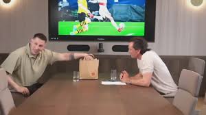 „Ich habe zwölf Cheeseburger besorgt und ich esse eigentlich sechs“