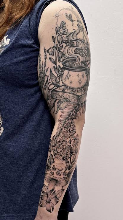 Progress on this witchy sleeve for Jessica #winnipegtattoos ...