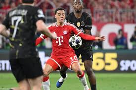 Pacho in another dimension, quietly