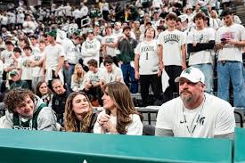 Michigan basketball visits Michigan State for top-10 game at Breslin