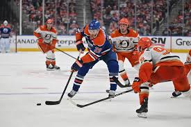‘This hit on Draisaitl needs to be answered’: Oilers fans react to Kreider’s dangerous hit