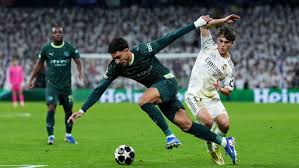 VÍDEO: El joven jugador del Real Madrid comparte un emotivo momento con su padre tras su debut en la Champions League, en el que consiguió la camiseta de Bernardo Silva