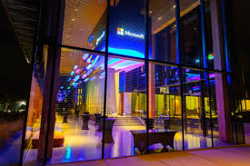 Microsoft slips even as Oppenheimer ups price target (MSFT:NASDAQ)
