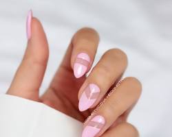 Image de Pink Almond Nails with Negative Space