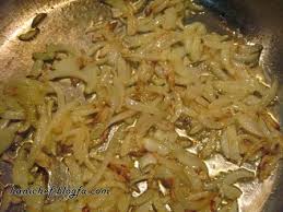 نتیجه تصویری برای خورش آلو اسفناج با مرغ