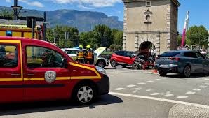 Quatre blessés légers dans un accident porte de France à Grenoble
