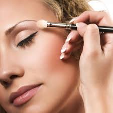 Robin Claassen, our GloMinerals Makeup Artist, will be doing complimentary make-up application on Saturday, May 12 from 12-4pm. - 226