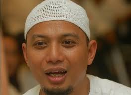 ID, JAKARTA -- Penceramah kondang, Muhammad Arifin Ilham tiba-tiba mendatangi Gedung Komisi Pemberantasan Korupsi (KPK) pada Selasa (16/7) siang ini. - muhammad-arifin-ilham-_111128111257-230