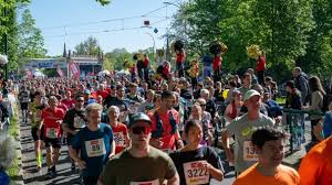 14 Kilometer durch Potsdam: Neuer Teilnehmerrekord bei rbb-Lauf aufgestellt