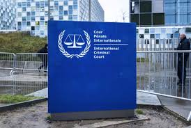 Human Rights Watch y grupos de defensa demandan a Trump por sus sanciones a la CPI