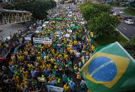 Resultado de imagem para Protestos fora Dilma 2015