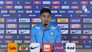 Novo zagueiro da Seleção comenta lesão grave, Série B e reserva na Europa