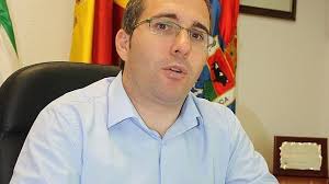 El nuevo alcalde de Izquierda y Progreso-Izquierda Unida (IP-IU), Juan Manuel Valle, reconoció a este periódico que, entre las «peritas en dulce» dejadas ... - alcalde--644x362