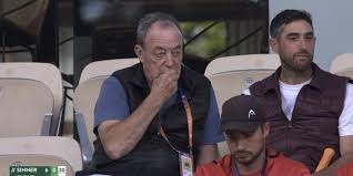 Chi era l’ospite speciale in tribuna per Sinner al Roland Garros? Le telecamere svelano tutto. E Jannik commenta così…