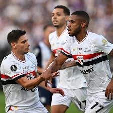 São Paulo Secures Victory Against Alianza Lima, Advancing in Libertadores