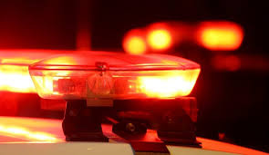 Adolescente morre e outro fica gravemente ferido após caminhonete capotar e ser atingida por caminhão na BR-376