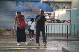 Observatory predicts thunderstorm area will gradually approach Hong Kong in next two to three hours