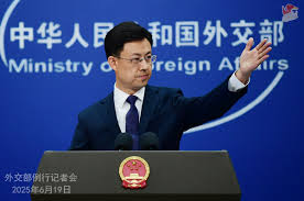 中华人民共和国外交部 - News update