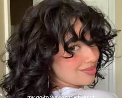 Image de Curly Hair with Curtain Bangs and Curl Activator