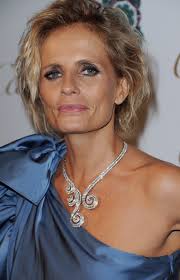 Italian actress Isabella Ferrari arrives at the new High Jewellery Collection &quot;Sortilege de Cartier&quot; launch at Villa Aurelia on September 17, ... - Isabella%2BFerrari%2BSortilege%2Bde%2BCartier%2BCollection%2B4p5D21c_1FHl