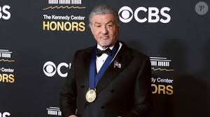'Eu o odiava'. Há 41 anos, Sylvester Stallone sentia muita inveja desse astro de filmes de ação, antes de fazer seis filmes com ele: Fotos
