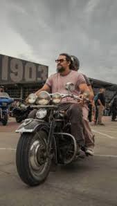 Jason Momoa at Milwaukee