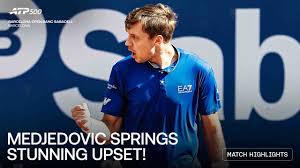 Highlights: Medjedovic upsets De Minaur, reaches Barcelona QFs