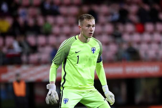 Viljami Sinisalo siirtyy lainalle