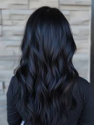 [صورة شعر باللون الأسود]