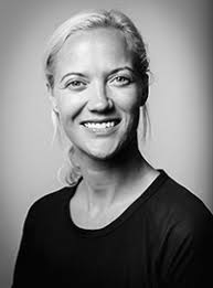 Julie-af-Rosenborg_S-H Julie Af Rosenborg. Certificeret Kontor-Yoga instruktør og Yoga-Instruktør og Diætist 2930 Klampenborg Tlf. +45 60 60 20 83 - Julie-af-Rosenborg_S-H