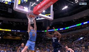 Marquette's Ben Gold hammers putback dunk, sealing UPSET win over No. 4 UConn