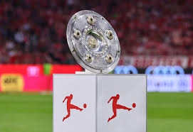 Die Bundesliga hat gerade erst begonnen &ndash; doch die Fans geben schon verzweifelt auf