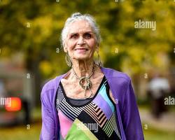 Daphne Selfe model 이미지