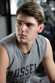 Résultat de recherche d'images pour "men's side part"