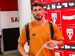 SÃO PAULO X SANTOS: ESCALAÇÕES CONFIRMADAS! Calleri e Lucas fora do time titular tricolor novamente