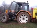 Tracteur embourb -